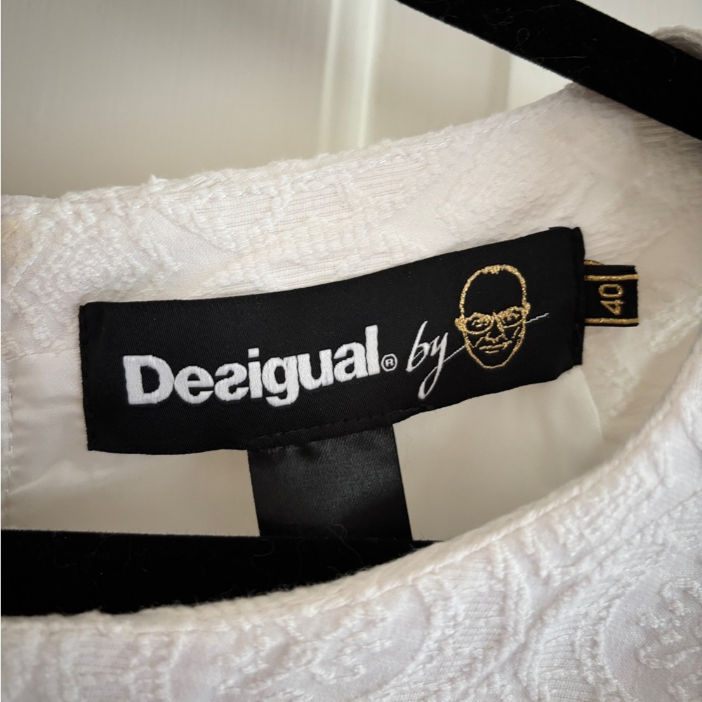 Desigual White Sleeveless Dress with Black Accent Pockets - Picture 3 of 7